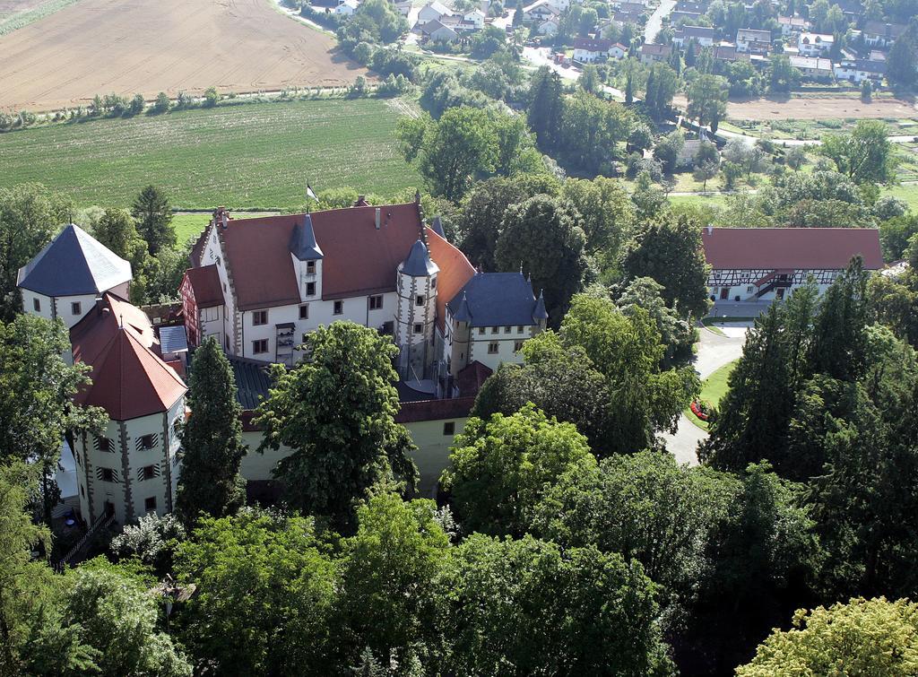 Schlosshotel Gotzenburg Jagsthausen Buitenkant foto