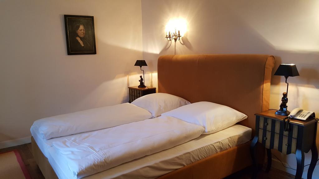 Schlosshotel Gotzenburg Jagsthausen Buitenkant foto