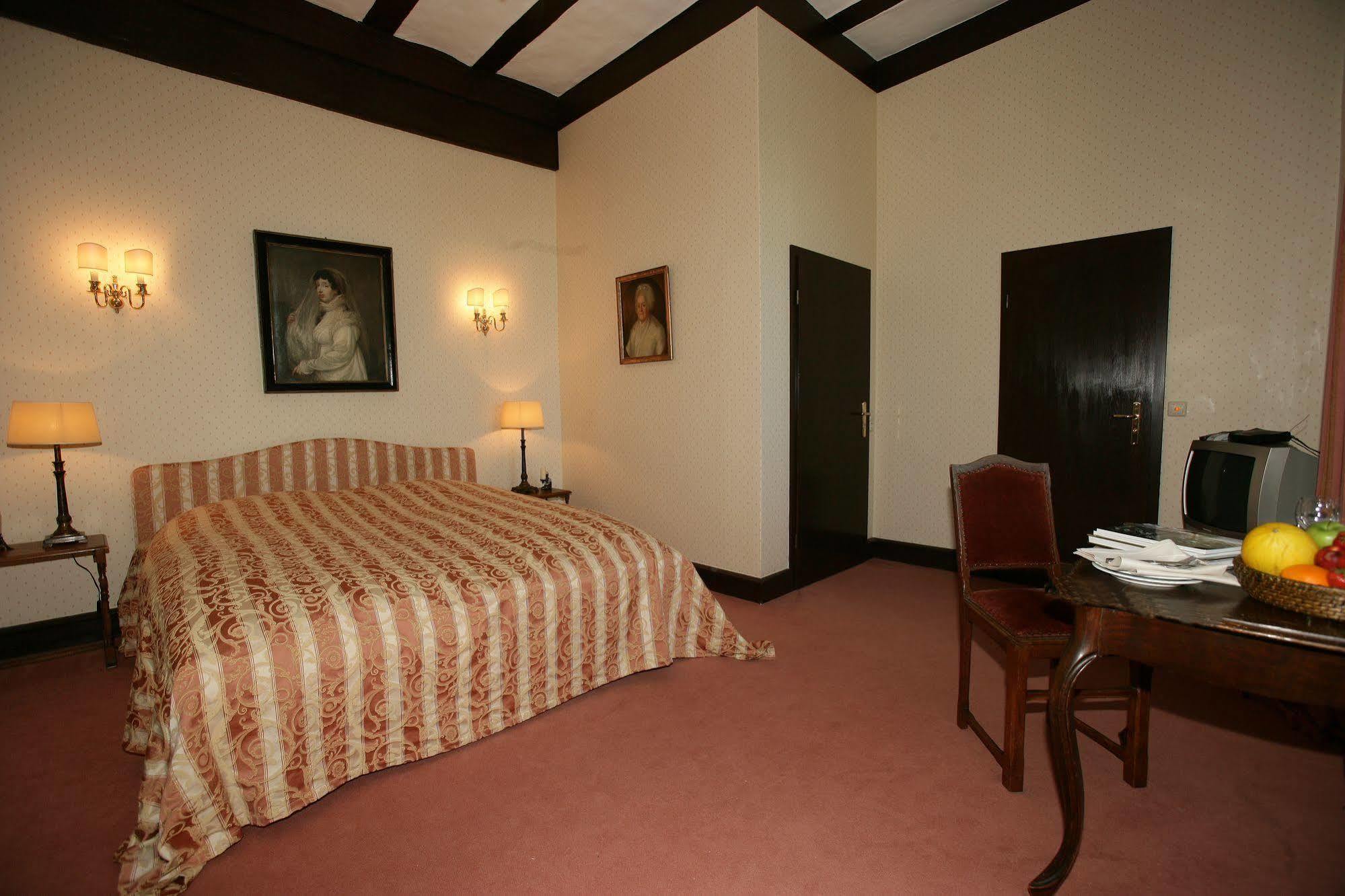 Schlosshotel Gotzenburg Jagsthausen Buitenkant foto