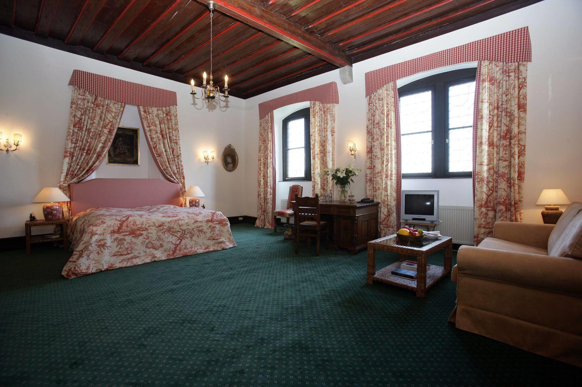 Schlosshotel Gotzenburg Jagsthausen Buitenkant foto